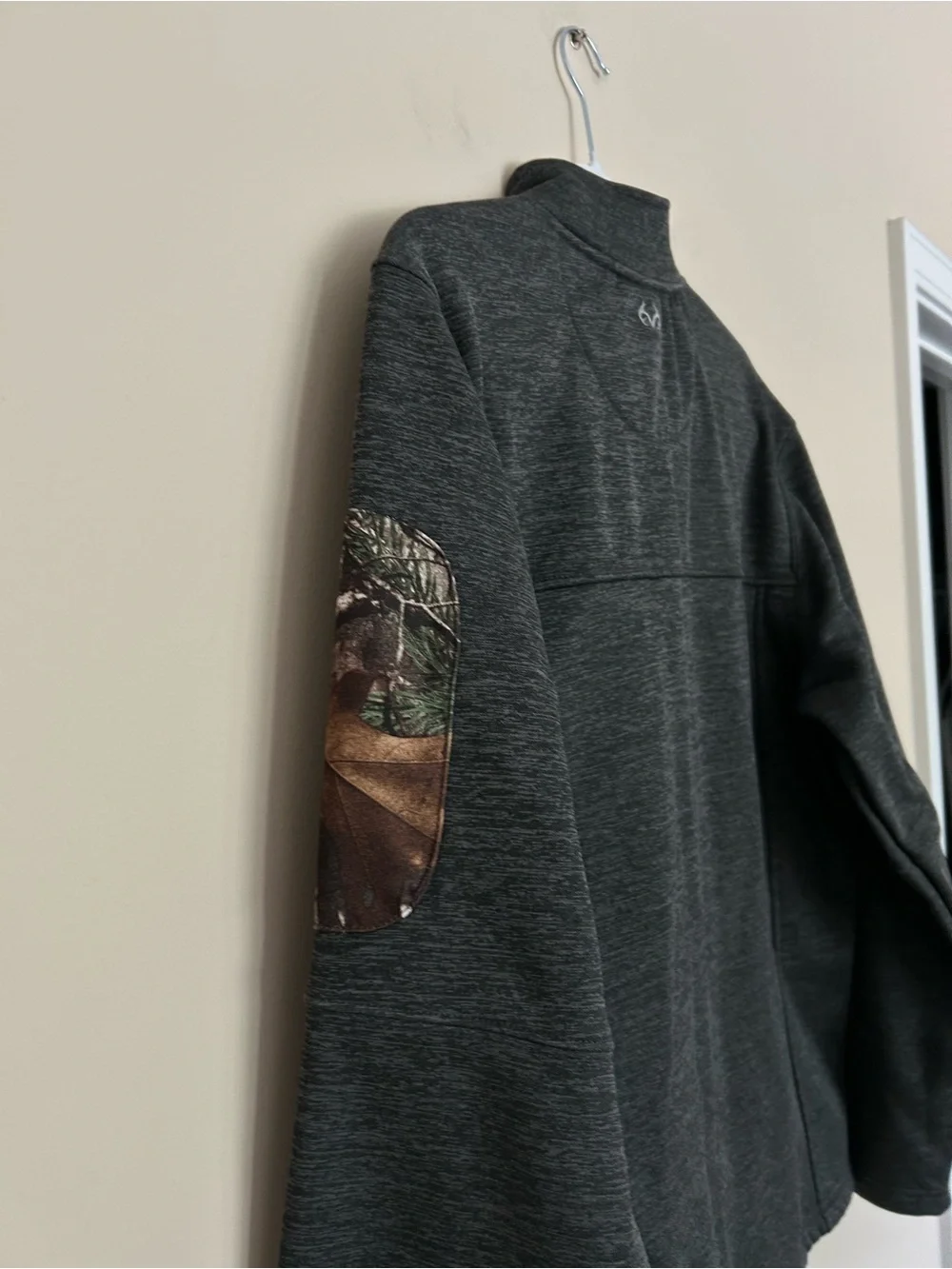 🔹NWT Realtree Men’s Gray Camo Trek Fleece Jacket